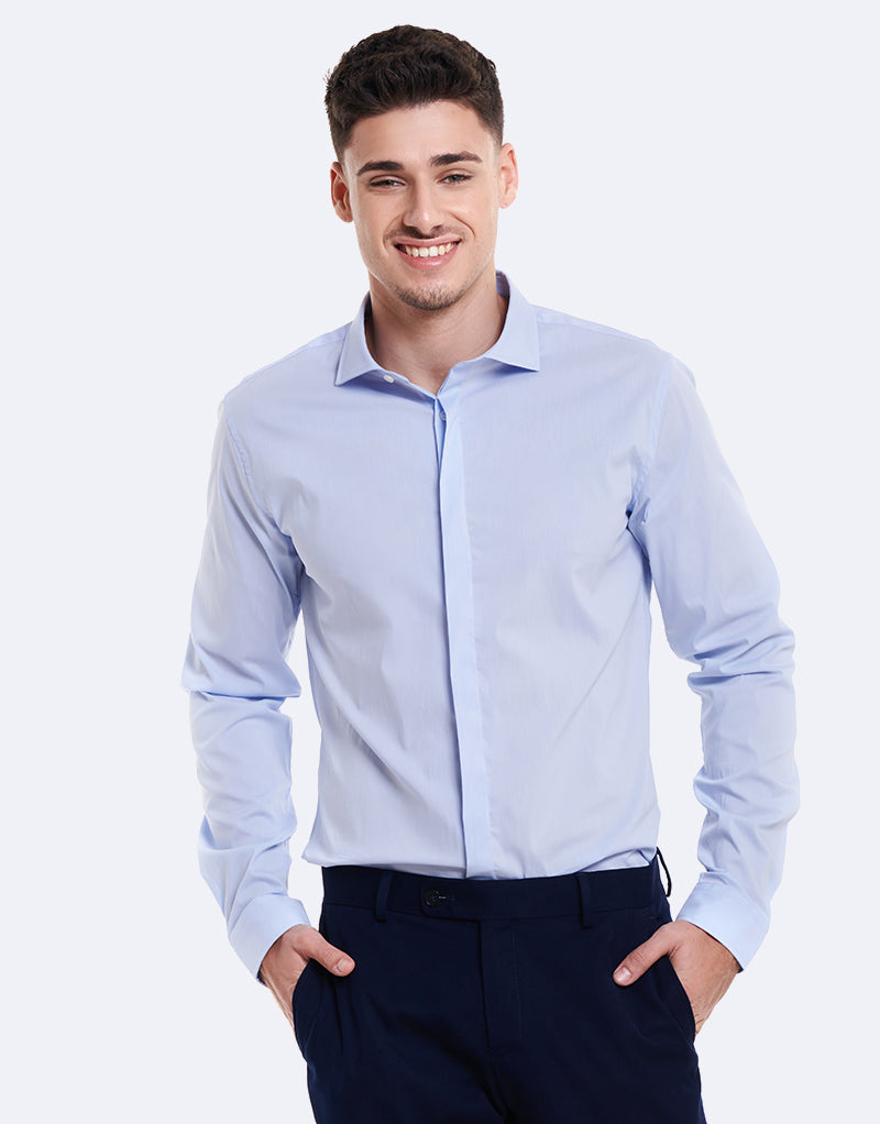 Camisa de licra com carcela oculta.