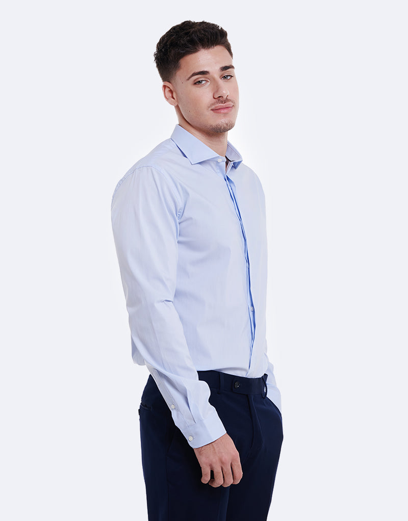 Camisa de licra com carcela oculta.
