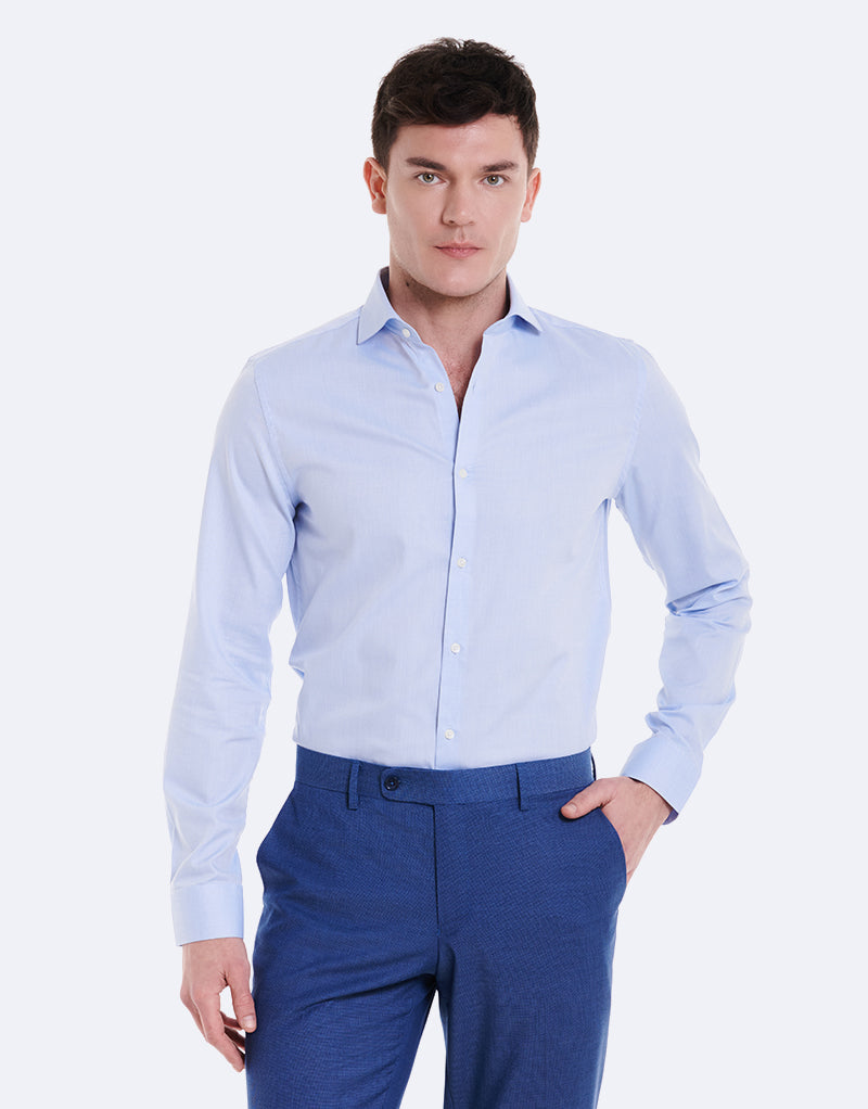 CAMISA COM ESTRUTURA DE GOLA ITALIANA