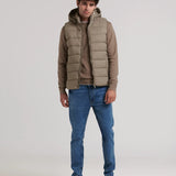 CHALECO SIN MANGAS ACOLCHADO CAPUCHA