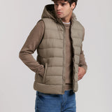 CHALECO SIN MANGAS ACOLCHADO CAPUCHA