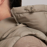 CHALECO SIN MANGAS ACOLCHADO CAPUCHA