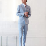 Calças de ganga de alfaiataria com fivelas e corte afunilado.