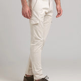 Calça chino premium com bolsos