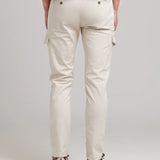 Calça chino premium com bolsos