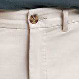 Calça chino premium com bolsos