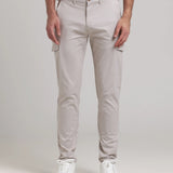 Calça chino premium com bolsos