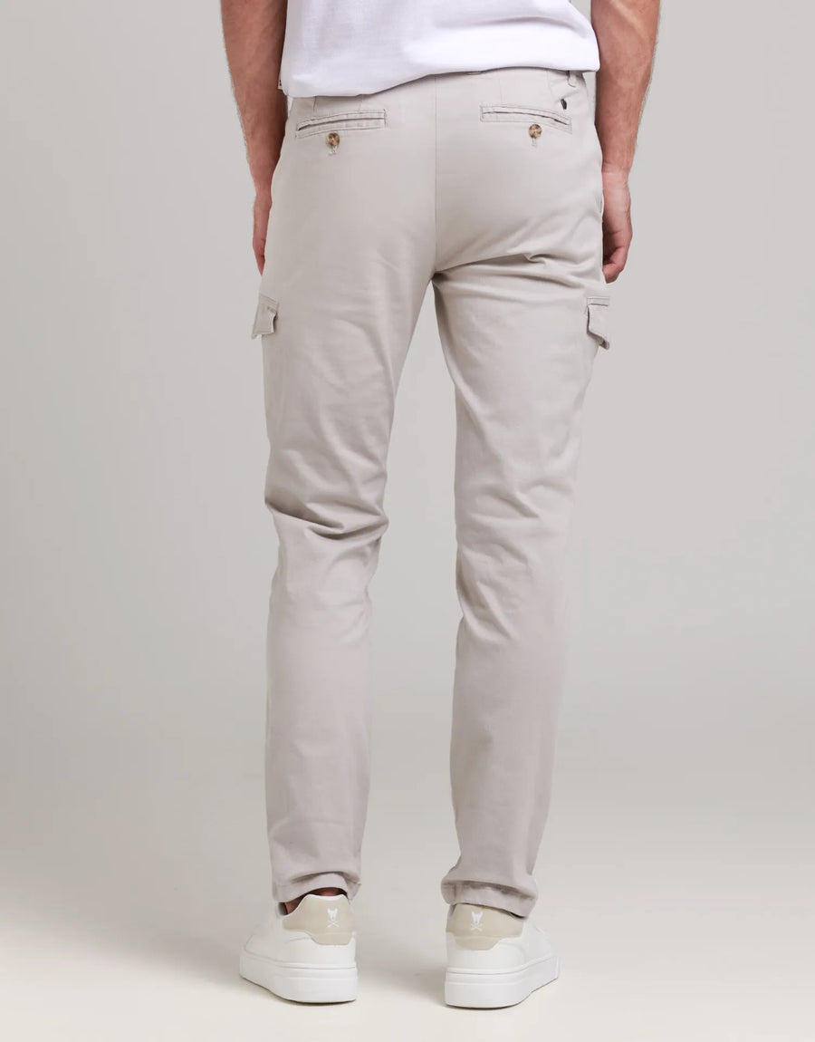 PANTALON CHINO PREMIUM BOLSILLOS Z06