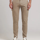 Calça chino premium com bolsos