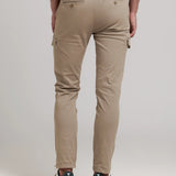 Calça chino premium com bolsos
