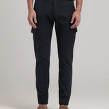 Calça chino premium com bolsos