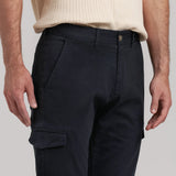 Calça chino premium com bolsos