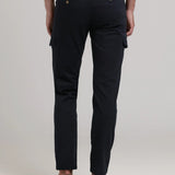 Calça chino premium com bolsos