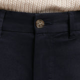 Calça chino premium com bolsos