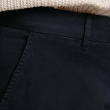 Calça chino premium com bolsos
