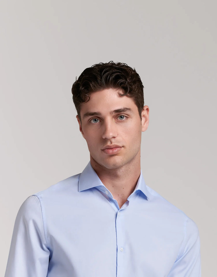 Camisa slim fit com gola estruturada italiana