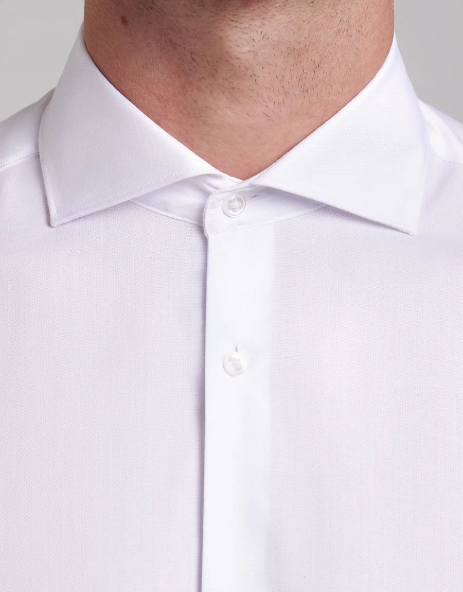 Camisa slim fit com gola estruturada italiana