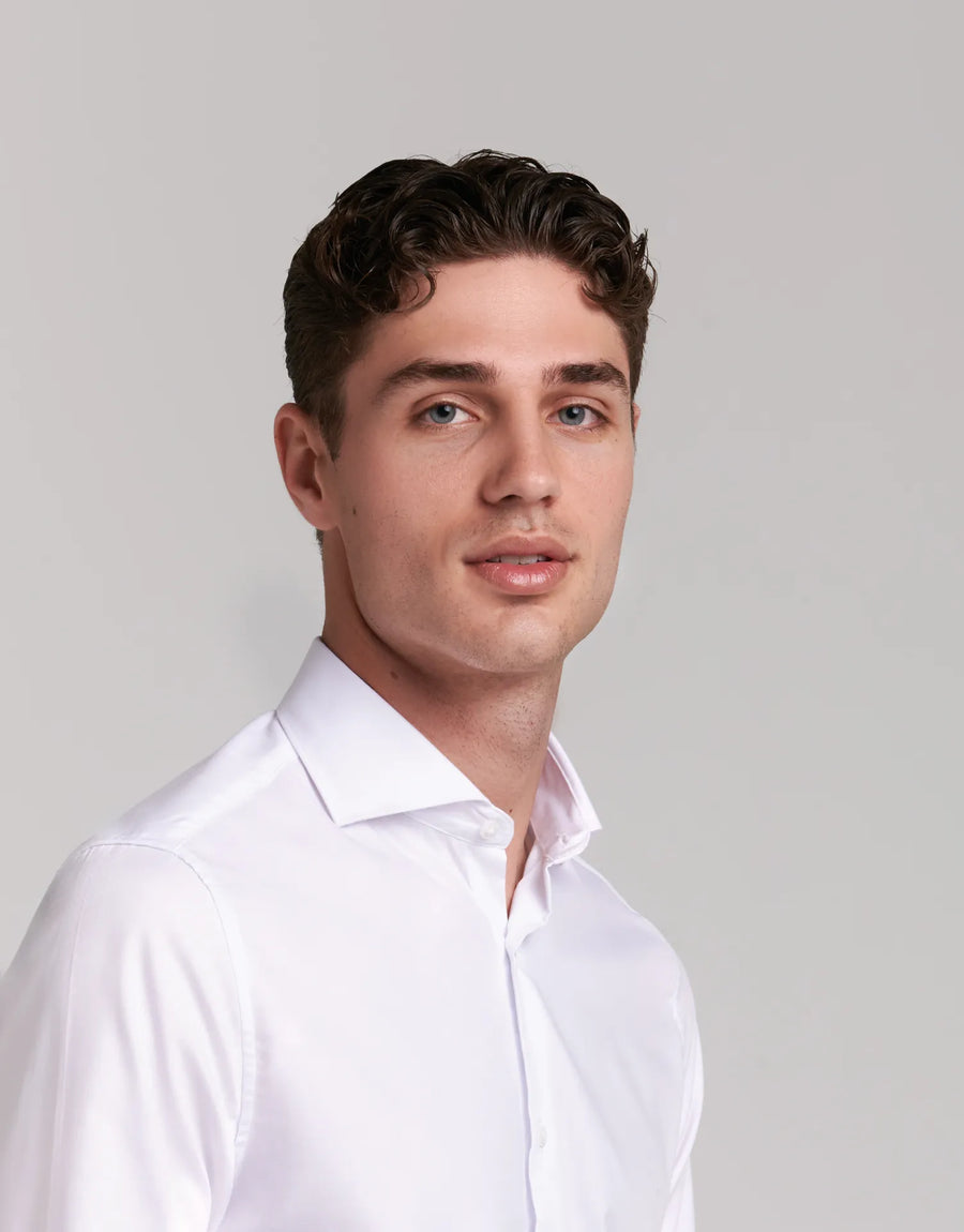 Camisa slim fit com gola estruturada italiana