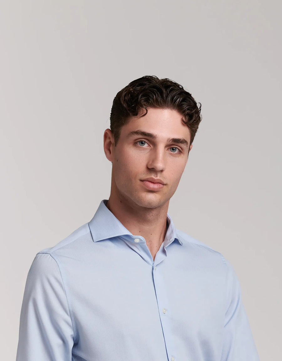 CAMISA SLIM COM ESTRUTURA DE GOLA ITALIANA