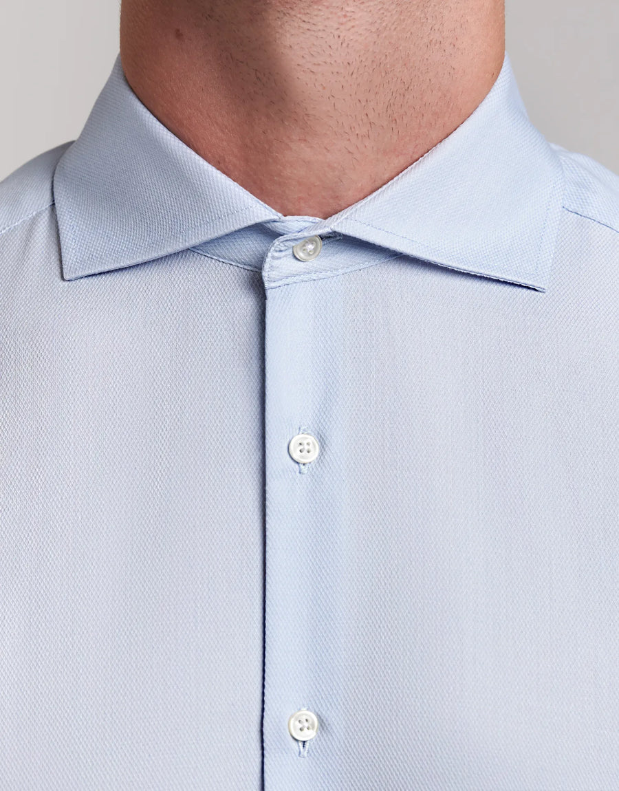 CAMISA SLIM COM ESTRUTURA DE GOLA ITALIANA