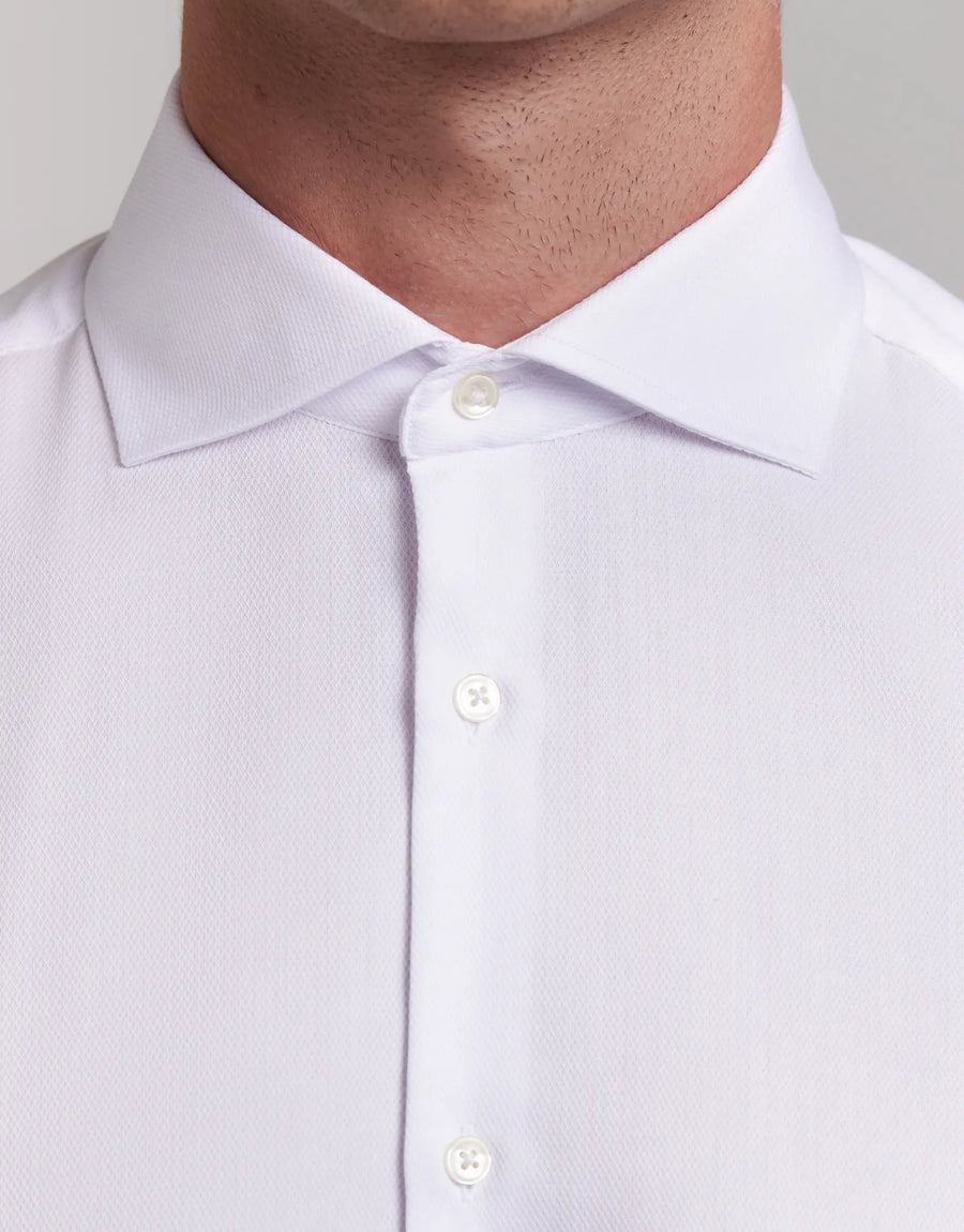CAMISA SLIM COM ESTRUTURA DE GOLA ITALIANA